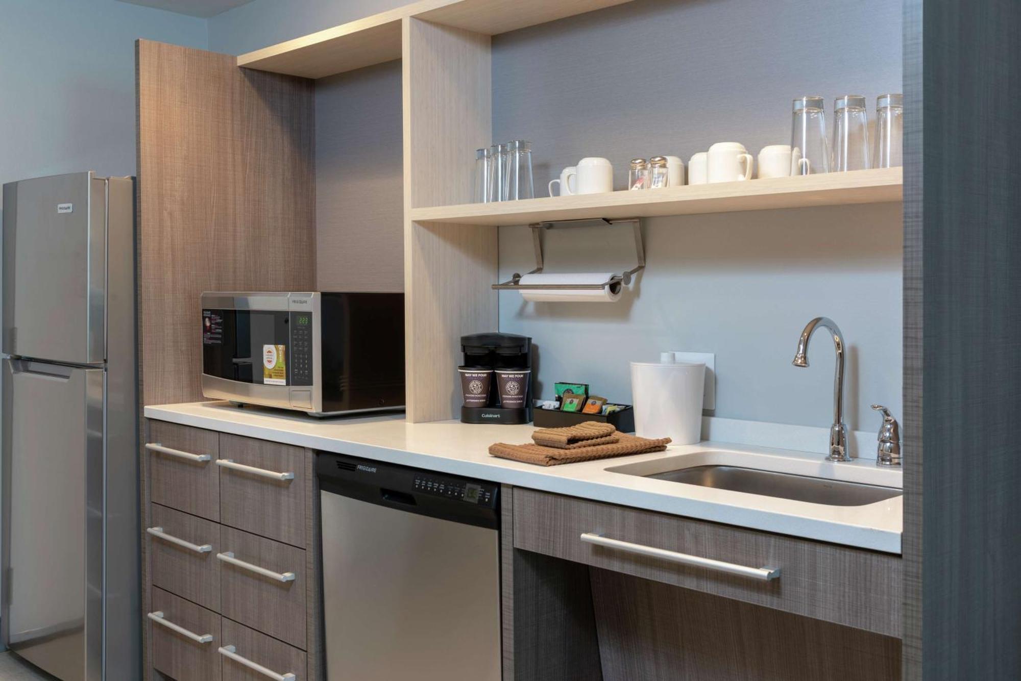 Home2 Suites By Hilton Indianapolis Airport מראה חיצוני תמונה