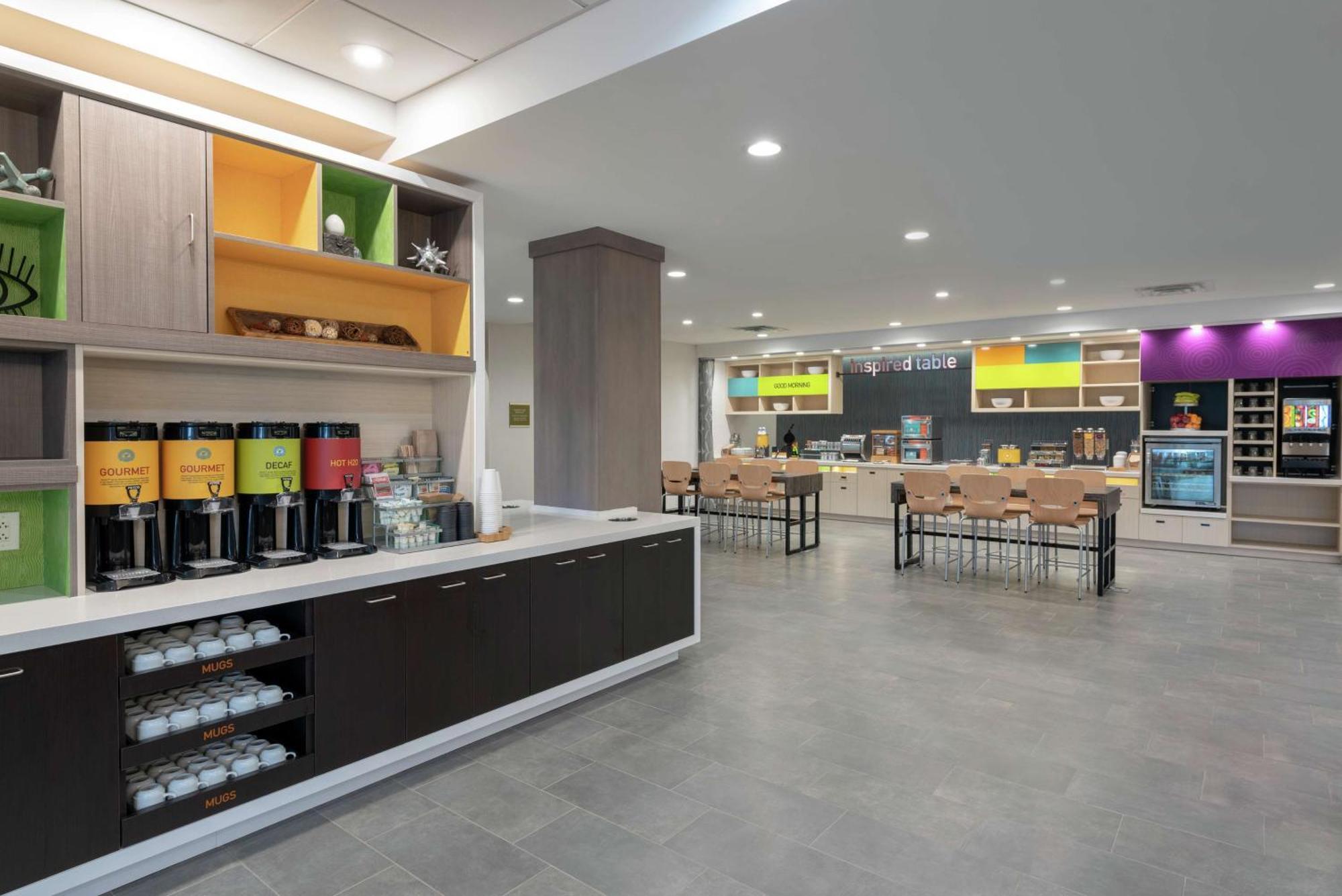 Home2 Suites By Hilton Indianapolis Airport מראה חיצוני תמונה
