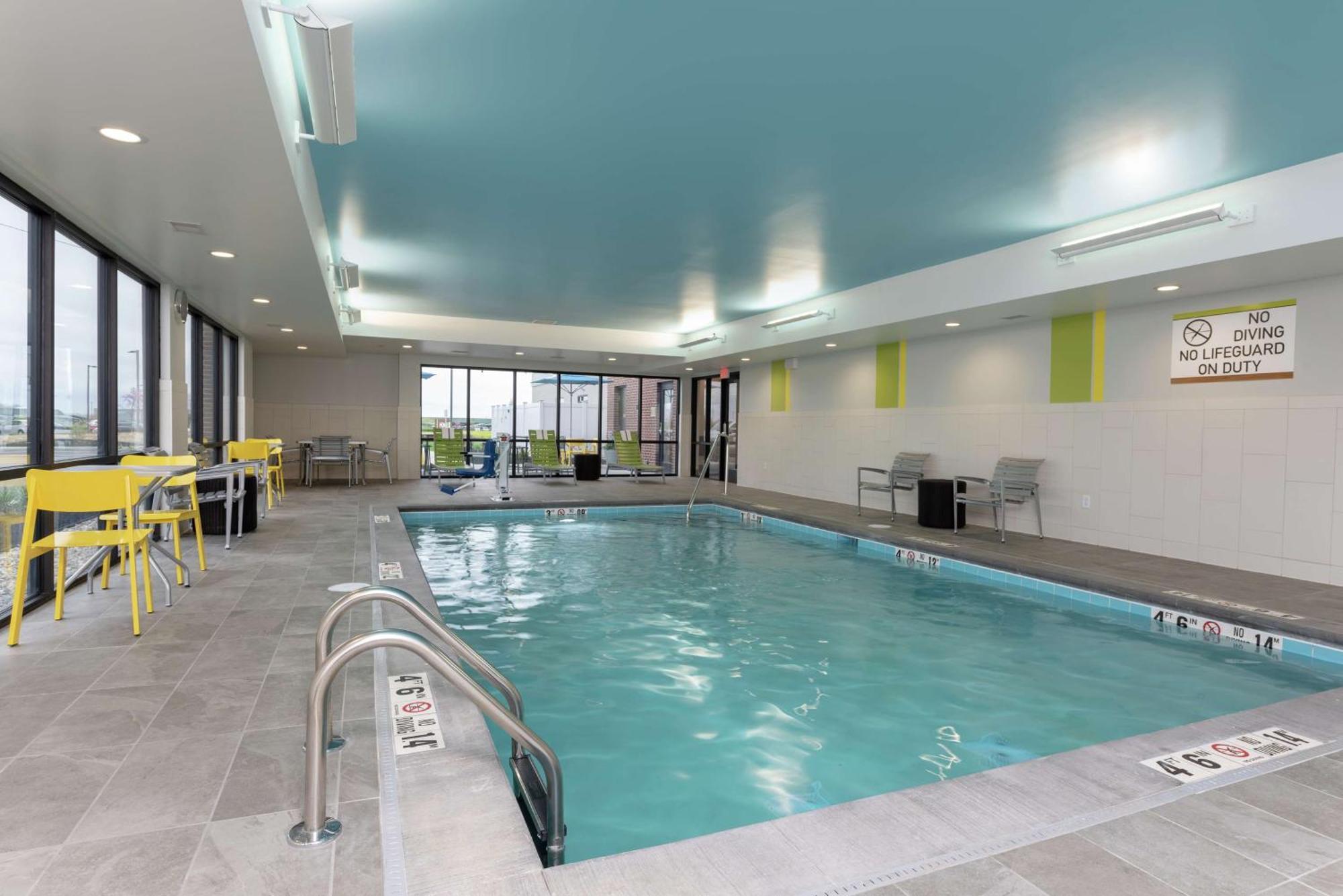 Home2 Suites By Hilton Indianapolis Airport מראה חיצוני תמונה